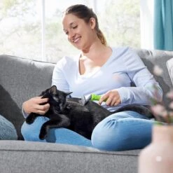 Frisco Deshedding Dog & Cat Brush -Hot Sale Pet Supplies 206892 PT5. AC SS1800 V1680186161