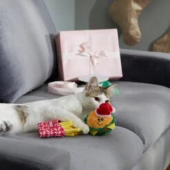 Frisco Holiday Burger & Fries Plush Cat Toy With Catnip, 2 Count -Hot Sale Pet Supplies 287901 PT3. AC SS1800 V1632775913